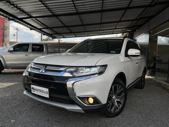 MITSUBISHI OUTLANDER 2.2 4X4 16V DIESEL 4P AUTOMÁTICO MITSUBISHI OUTLANDER 2.2 4X4 16V DIESEL 4P AUTOMÁTICO